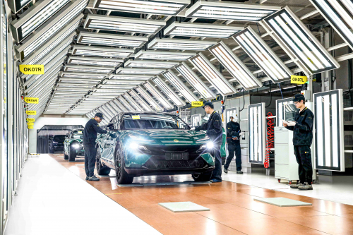 PG电子平台 PG电子网站走进路特斯全球智能工厂探寻首款纯电超跑SUV Eletre的极致基因(图11)
