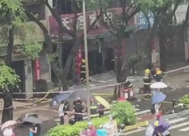 沿街商铺为何这么容易“火”？该如何预防火灾？速戳→(图1)